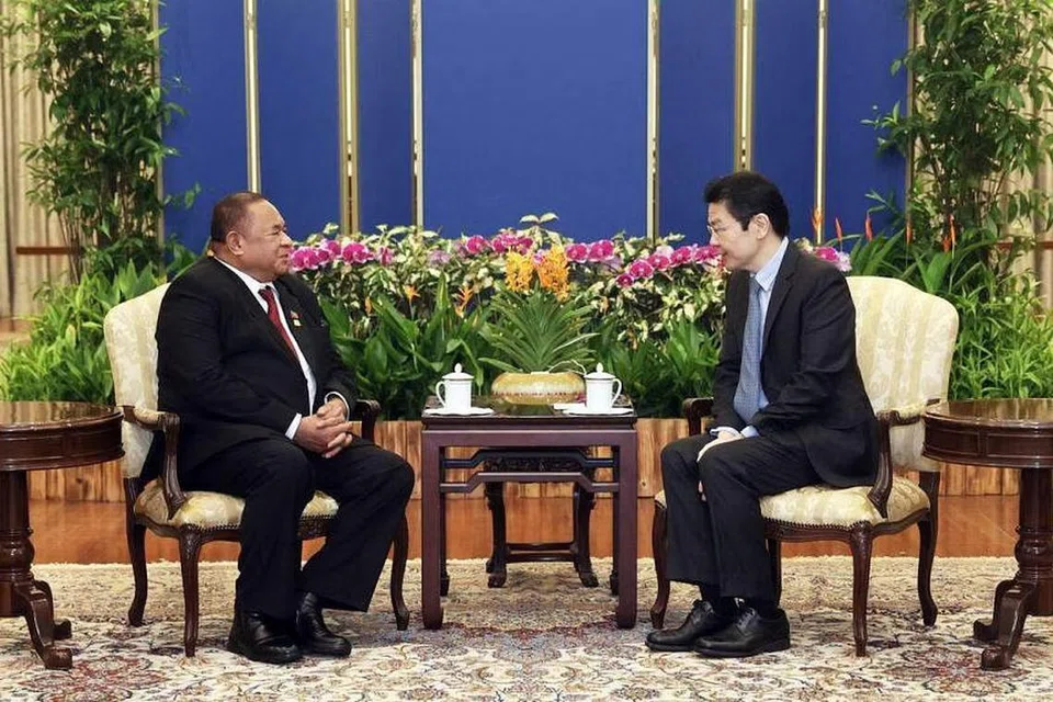 Menteri Ehwal Luar dan Kerjasama Timor-Leste, Encik Bendito dos Santos Freitas (kiri), mengadakan pertemuan dengan Perdana Menteri Singapura, Encik Lawrence Wong (kanan), pada 27 Jun.