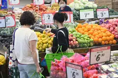 INFLASI TURUN: Inflasi teras dijangka akan menyederhana dengan lebih lanjut dalam beberapa bulan akan datang kerana kos import kekal rendah berbanding paras tahun lalu. 