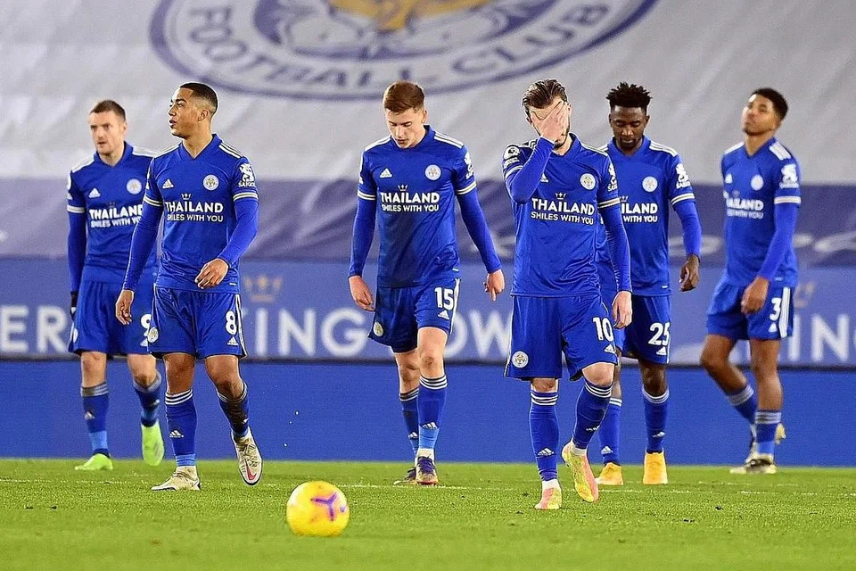 MAHU TEBUS KEKECEWAAN: Pasukan Tottenham Spurs dan pasukan Leicester City (atas) masing-masing mahu menebus kekecewaan dalam pertandingan malam ini. - Foto REUTERS