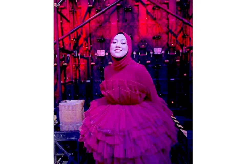 SUDAH LALI DENGAN KONTROVERSI: Shila tidak kisah dikritik dari segi nyanyian kerana "lebih baik kritikan soal kerja berbanding peribadi". - Foto INSTAGRAM SHAHILA AMZAH