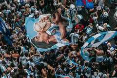 Penyokong Argentina membanjiri Times Square New York pada 18 Julai sebelum pasukan itu berentap dengan Sepanyol di Stadium New York New Jersey.