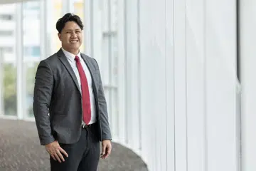 Encik Muhammad Haziq Azli, 31 tahun, adalah antara 749 lulusan bagi kohort kelima program Diploma Bekerja dan Belajar (WSDip) Institut Pendidikan Teknikal (ITE) 2024. Beliau mengikuti WSDip di Institut Pendidikan Teknikal (ITE) Kolej Barat dalam Elektronik Gunaan dan Kecerdasan Buatan (AI).