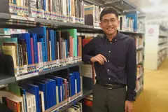 Relawan dan bekas pelajar Raffles Institution terima Biasiswa Presiden