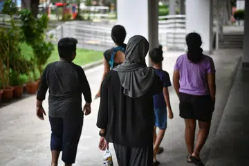 BUKA LEMBARAN HIDUP BARU: Cik Shahida (bukan nama sebenar) menyesali perbuatannya dan bertekad tidak lagi menyalah guna dadah atau membuat kesalahan lain, supaya tidak terpisah daripada anak-anaknya lagi. - Foto-foto BM oleh ARIFFIN JAMAR