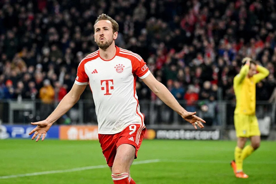 Penyerang Bayern Munich, Harry Kane, meraikan jaringan pertama beliau dalam perlawanan pusingan pasukan 16 terakhir Liga Juara-Juara menentang Lazio. Bayern memenangi perlawanan itu 3-0, dengan Kane menjaringkan dua gol.