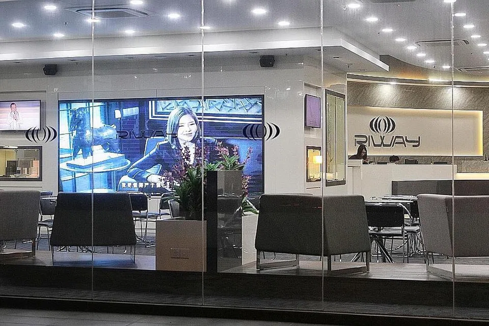 TUNTUTAN PALSU: Penguasa Sains Kesihatan (HSA) mengarah syarikat berpangkalan di Singapura, Riway Singapore, agar mendidik penjualnya supaya berhenti membuat tuntutan palsu dan mengelirukan bahawa produknya dapat merawat atau mengubati barah. - Foto BH oleh GAVIN FOO