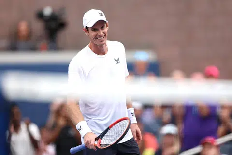 RAI KEMENANGAN: Andy Murray mengatasi halangan pembukaan Tenis Terbuka Amerika selepas menewaskan pemain Perancis, Corentin Moutet.