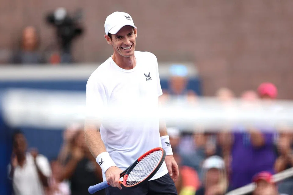 RAI KEMENANGAN: Andy Murray mengatasi halangan pembukaan Tenis Terbuka Amerika selepas menewaskan pemain Perancis, Corentin Moutet.