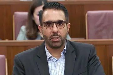 ENCIK PRITAM SINGH: Dakwaan pemerintah jejas kewibawaan demokrasi parlimen.