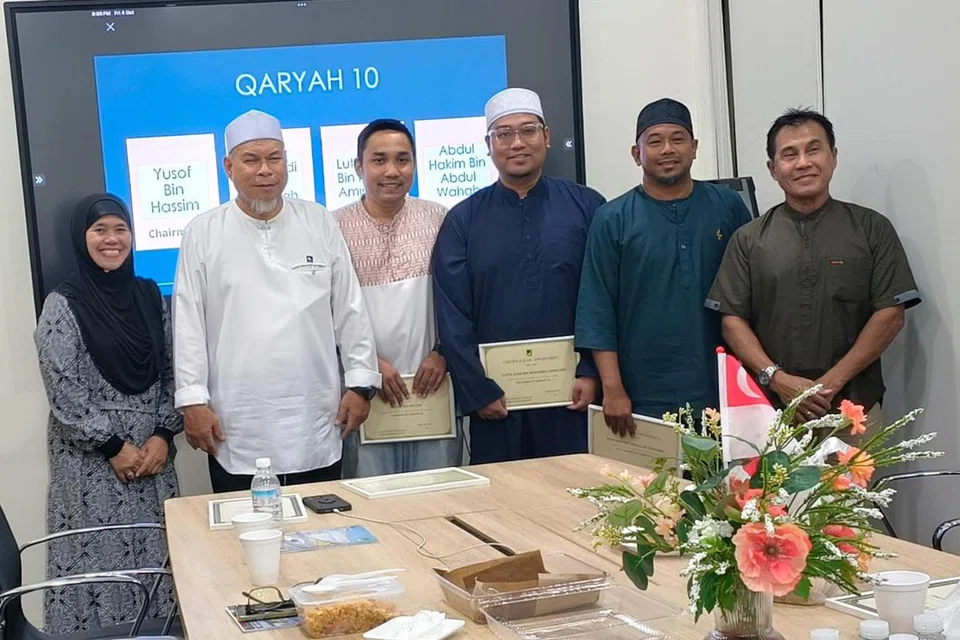 Majlis Penyampaian Watikah Pelantikan Qaryah 10 pada 4 Oktober 2024 di Masjid Ar-Raudhah, bersama Ustaz Mohamed Ali Atan (dua dari kiri). 