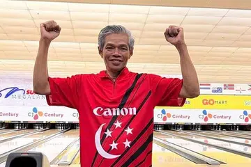 Hairon menjatuhkan 1382 pin daripada enam permainan untuk menang acara Perseorangan 50 Tahun Ke Atas Senior Lelaki di Kejohanan Boling Sepuluh Pin Senior Asia yang ke-16 di Kuala Lumpur, Malaysia. - Foto PERSEKUTUAN BOLING SINGAPURA 