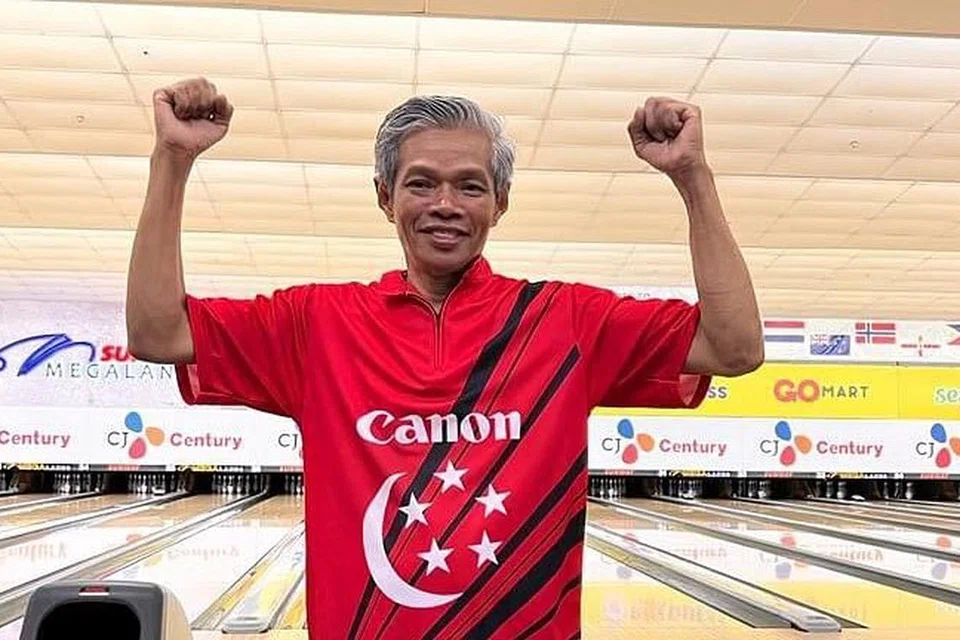 Hairon menjatuhkan 1382 pin daripada enam permainan untuk menang acara Perseorangan 50 Tahun Ke Atas Senior Lelaki di Kejohanan Boling Sepuluh Pin Senior Asia yang ke-16 di Kuala Lumpur, Malaysia. - Foto PERSEKUTUAN BOLING SINGAPURA 