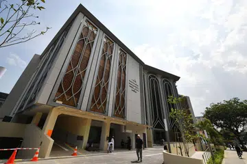 KEMUDAHAN BARU: Mesrakan diri dengan pelbagai kemudahan yang disediakan Masjid Darul Ghufran di acara rumah terbuka masjid tersebut. - Foto fail