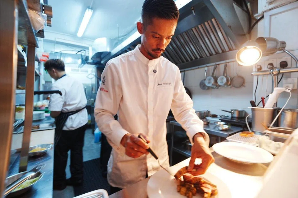 Emir Brasserie, Encik Amir Asyraff Mustafa Kamal