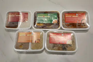 Lima jenis hidangan yang sedia untuk dimakan (RTE) ialah pasta ayam bolognese; kari ayam dengan nasi beriani; bubur ikan dengan keledek dan labu, ikan tomato pedas manis dengan nasi basmati dan pasta marinara sayuran.