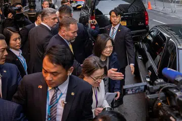 KUNJUNGAN BERISIKO: Presiden Taiwan, Cik Tsai Ing-wen, tiba di New York bagi persinggahan sensitif di Amerika Syarikat pada Rabu. 