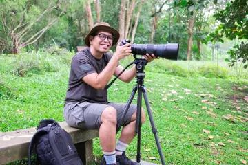 Dalam tempoh dua bulan, Encik Muhammad Jamil Agus Rizal sanggup habiskan sekitar dua jam selama enam hari semata-mata untuk memetik gambar burung kegemarannya, iaitu kingfisher, di Taman Pasir Ris.