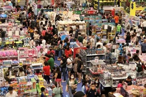 Jualan yang lebih tinggi merentas kebanyakan segmen runcit mendorong pertumbuhan pada April.