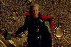 CHRIS HEMSWORTH: Sembunyikan beberapa kapak.