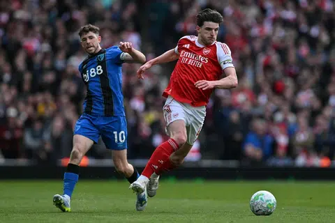 Antara kekuatan Arsenal adalah memanfaatkan tendangan percuma dan tendangan sudut. Kehandalan pemain tengah mereka, Declan Rice, dalam tendangan percuma memainkan peranan besar.