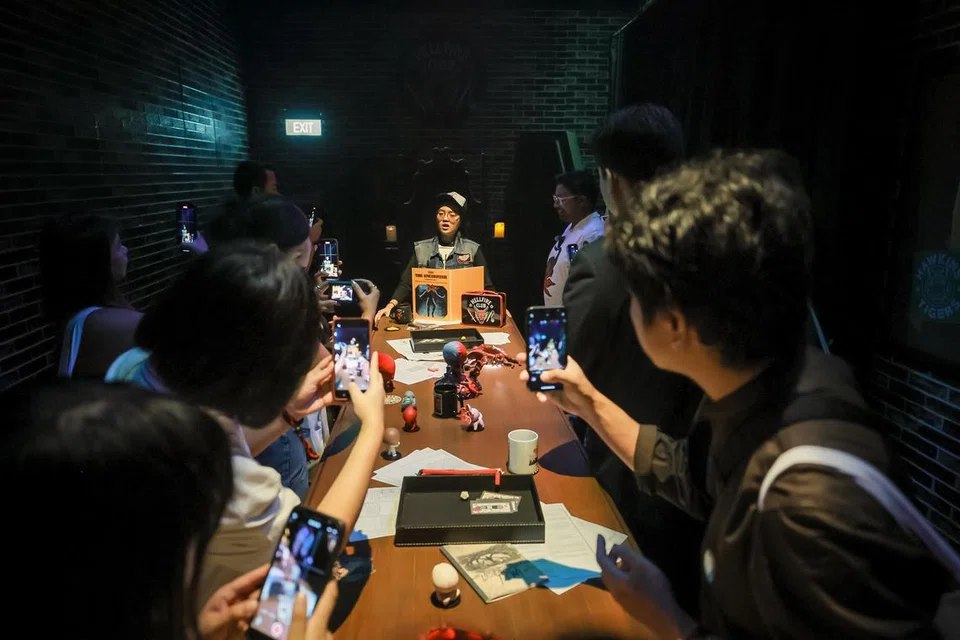 HELLFIRE CLUB: Permainan papan fantasi Dungeons and Dragons yang interaktif.