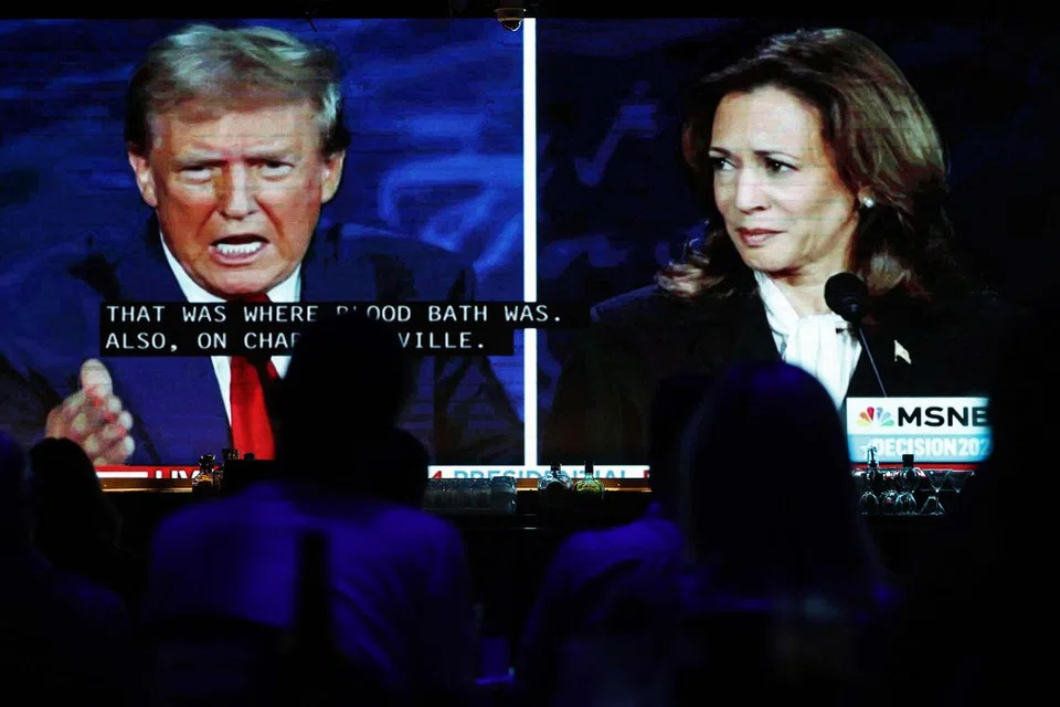 Mantan Presiden Amerika Syarikat, Encik Donald Trump (kiri), berkata bahawa beliau tidak akan menyertai satu lagi perdebatan dengan pesaingnya daripada Demokrat, Cik Kamala Harris.