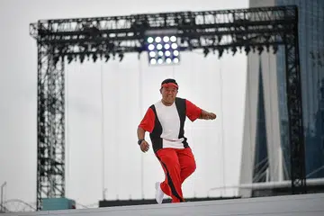 HARAPAN DAN KEBAHAGIAAN: Muhammad Adi Haziq memilih tema tarian berdasarkan harapan dan kebahagiaan, inspirasi akibat Covid-19 ini.- Foto BM oleh CHONG JUN LIANG