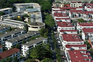 GARIS SEMULA ZON: Penguasa Pembangunan Semula Bandar (URA) akan menggaris semula zon 28 unit kediaman di kawasan estet pemuliharaan menjadi unit kediaman dengan kedai di tingkat satu. - Foto fail