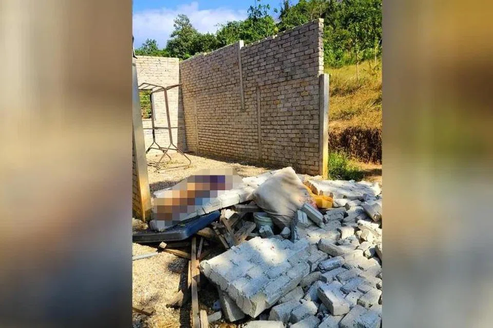 Lokasi kejadian tragedi kanak-kanak lelaki lapan tahun maut akibat ditimpa batu bata dinding konkrit di rumahnya di Kampung Padang Lalang Besah, Mukim Tawar, Kuala Ketil, Baling, Kedah.