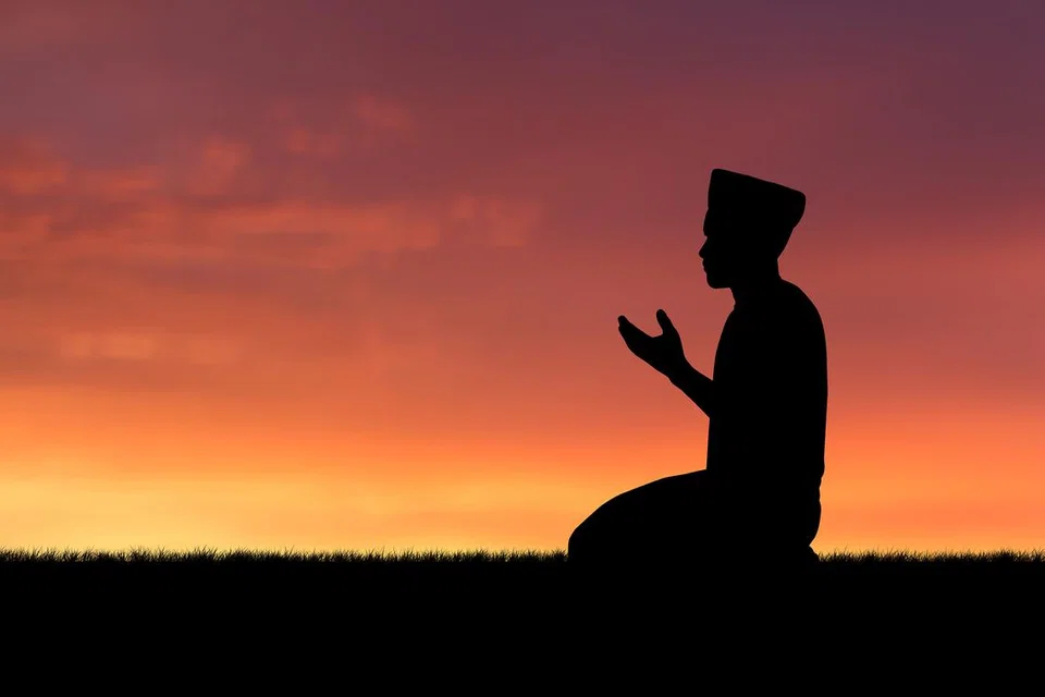 Usaha gigih dan berterusan serta menyerahkan urusan hidup kepada Allah swt merupakan sifat seorang Muslim yang benar-benar faham akan tanggungjawabnya sebagai seorang hamba.