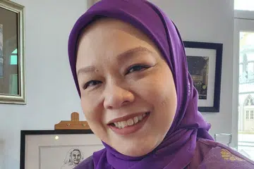 ungu pen, maria mahat, penulis 