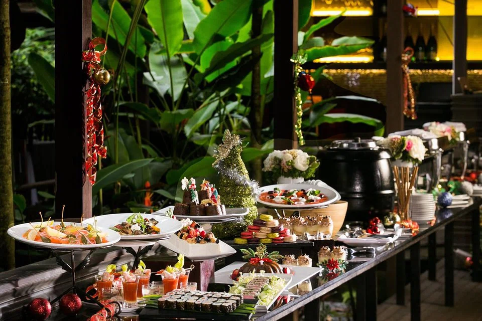 THE HALIA: Bagi restoran The Halia yang terletak di Taman Bunga Singapura, tempahan beriftar sempena Ramadan telah bermula sejak sekitar dua minggu lalu.Yakin bahawa tempahan sempena Ramadan kali ini akan bertambah antara 10 dengan 15 peratus berbanding tempoh tahun lalu. - Foto fail 