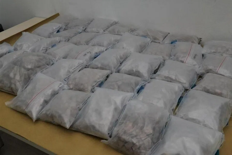 Sebanyak 17,704g heroin telah dirampas daripada sebuah kereta berdaftar Malaysia pada 18 Mei 2022. 
