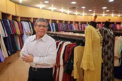 PENGALAMAN BERHARGA: Encik Salleh berkata penyenaraian syarikatnya dalam SGX telah membawa banyak kelebihan bagi syarikatnya untuk mencapai tahap lebih tinggi. - Foto BM oleh JASON QUAH
