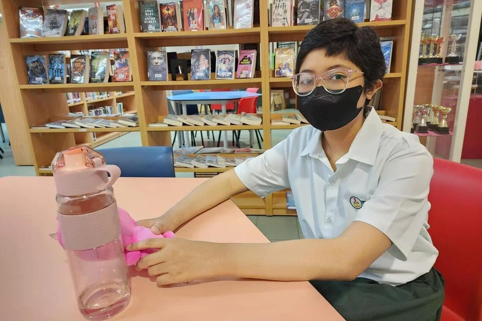 Penampilan Nurin Adilah Muhammad Zohri pada hari pertama beliau kembali ke sekolah pada 2023 selepas melalui rawatan kemoterapi intensif selama dua tahun. 