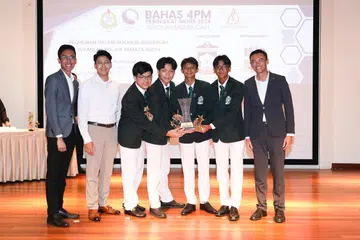 Pasukan yang mewakili Institusi St. Joseph (SJI) diwakili Ariel Aiman Noorisman, Amir Hamza Shahbudin, Mario Sebastian dan Gerald Aurelius Panenthe. 