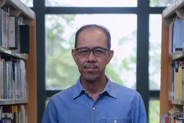 DR MUKHLIS: Sejarah orang Melayu amat terkait dengan tamadun India (bahasa Sanskrit) pada satu ketika dahulu, kemudian agama Islam (bahasa Arab) sejak abad ke-15, dan kini bahasa Inggeris. Maka terdapat banyaklah perkataan dalam bahasa Melayu yang dipinjam daripada bahasa-bahasa itu. - Foto fail