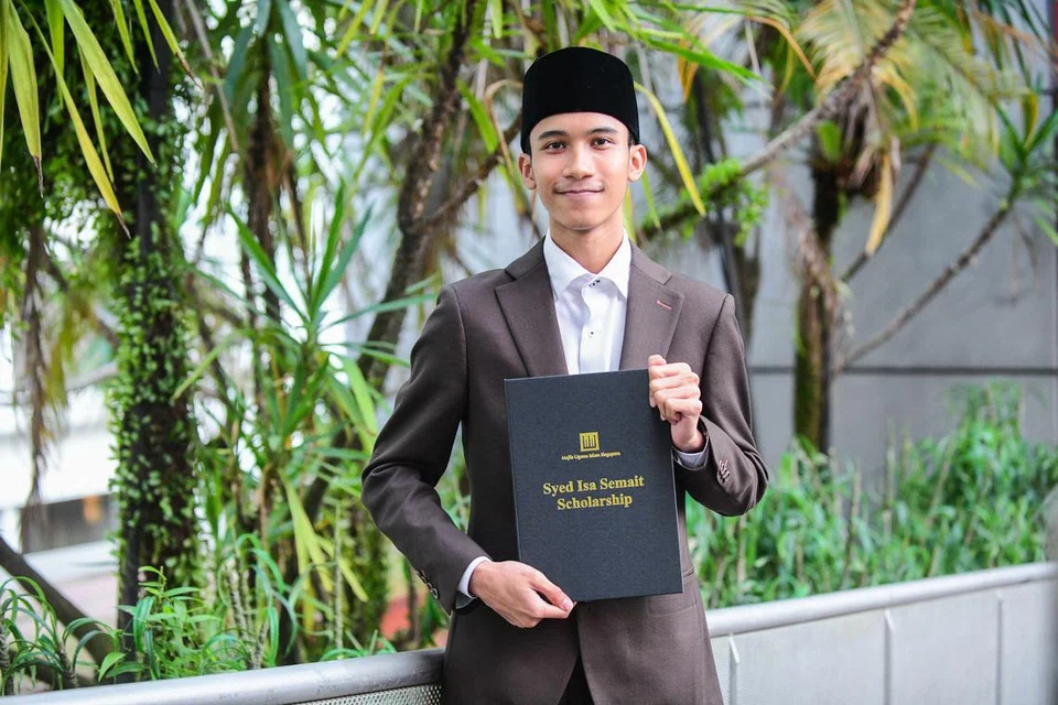 Encik Alfawzul Kabir percaya program pembangunan yang disediakan Biasiswa Syed Isa Semait, membantu beliau membentuk masa depan yang lebih terarah.