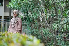 Sebagai seorang ibu tiga anak, Cik Siti Alia Abdul Rahim Mattar prihatin tentang isu-isu yang menjejas anak-anak, termasuk dalam pembangunan mereka. Beliau, yang aktif di kawasan Tampines, antara calon Parti Pekerja (WP) yang akan bertanding dalam Pilihan Raya Umum (GE) 2025.