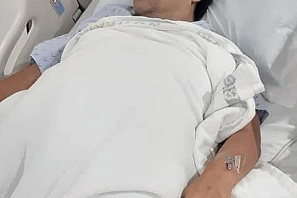 MENANTI PANCARAN NUR: Kumpulan Nuradee yang terdiri daripada pasangan adik-beradik, Mohd Rashid Abdullah (Adee) dan Mohd Noor Abdullah (Nur) masih menanti Noor (gambar atas) sedar semula setelah koma lebih sebulan. - Foto ihsan NURADEE