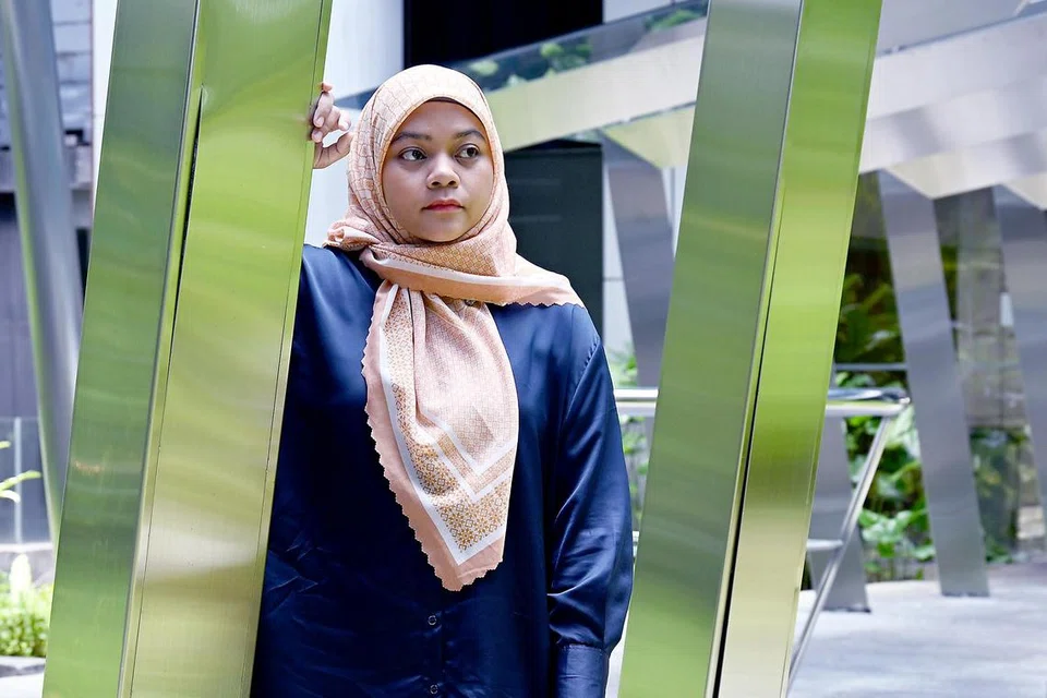 Cik Ratnah Nurul Hafizah Abdullah, aktif dalam menyokong penyakit sklerosis berbilang (MS) melalui Persatuan Sklerosis Berbilang Singapura (MSSS), memperjuangkan perubahan dasar seperti subsidi rawatan bagi penyakit itu di samping meningkatkan kesedaran dalam kalangan anggota masyarakat.