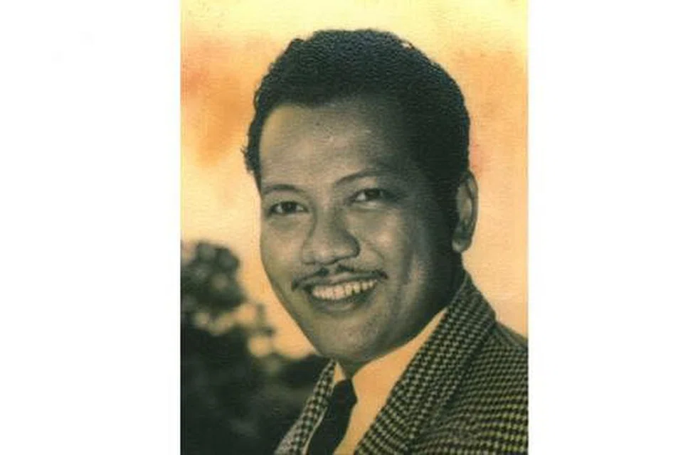 ALLAHYARHAM P. RAMLEE: Walaupun lagu 'Lagenda' dihasilkan 17 tahun selepas kematian P. Ramlee, ia tetap melekat di hati peminat dan sering menjadi pilihan artis muda untuk acara istimewa mengenang seniman itu. - Foto fail 