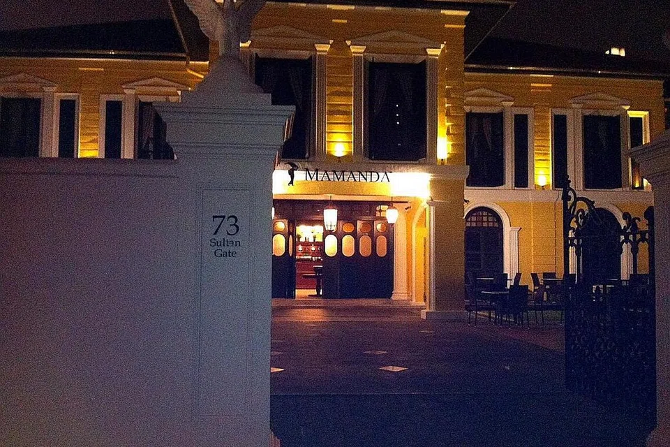 KES SAMAN: Restoran Mamanda di 73 Sultan Gate semasa ia masih beroperasi hingga 7 April tahun lalu. Pemiliknya menang kes saman terhadapnya di Mahkamah Tinggi semalam. - Foto fail