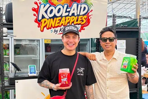 Pempengaruh dan pencipta kandungan Encik Kai Emilio dan Encik Faisal Marican berganding bahu untuk memperkenalkan Kool-Aid Pineapples, makanan viral di media sosial.