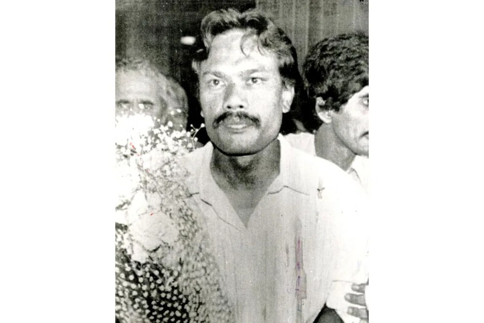 PESAKIT LAIN MND YANG MENINGGAL - DATUK MOKHTAR DAHARI: Legenda bola sepak Malaysia meninggal dunia pada usia 38 tahun akibat MND atau ALS.