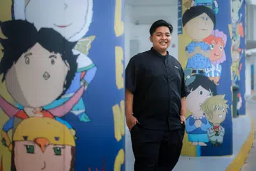 BERSUNGGUH-SUNGGUH: Keyakinan dan semangatnya untuk menceburi bidang memasak pada usia muda tidak sia-sia kerana kini, Encik Muhammad Nur Halif Abdullah Sani kian dekat dengan impiannya menjadi ketua cef.