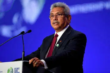 HADAPI TEKANAN Gotabaya Rajapaksa, berdepan gesaan agar beliau diberkas sekembalinya ke tanah air dan kini mendapat perlindungan pemerintah yang mengambil alih selepas beliau melarikan diri.