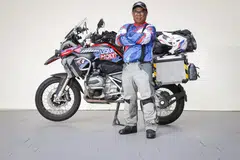 Encik Muhamad Rahim Resad merentas cabaran dari Afrika ke Singapura dalam perjalanan ‘Longest Ride Home’.