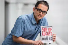 SAMPAIKAN KEPRIHATINAN: Encik Yeo tergerak menulis cereka tentang serangan pengganas di Singapura kerana ingin menambah kesedaran awam tentang ancaman pengganasan. - Foto BH oleh SYAMIL SAPARI