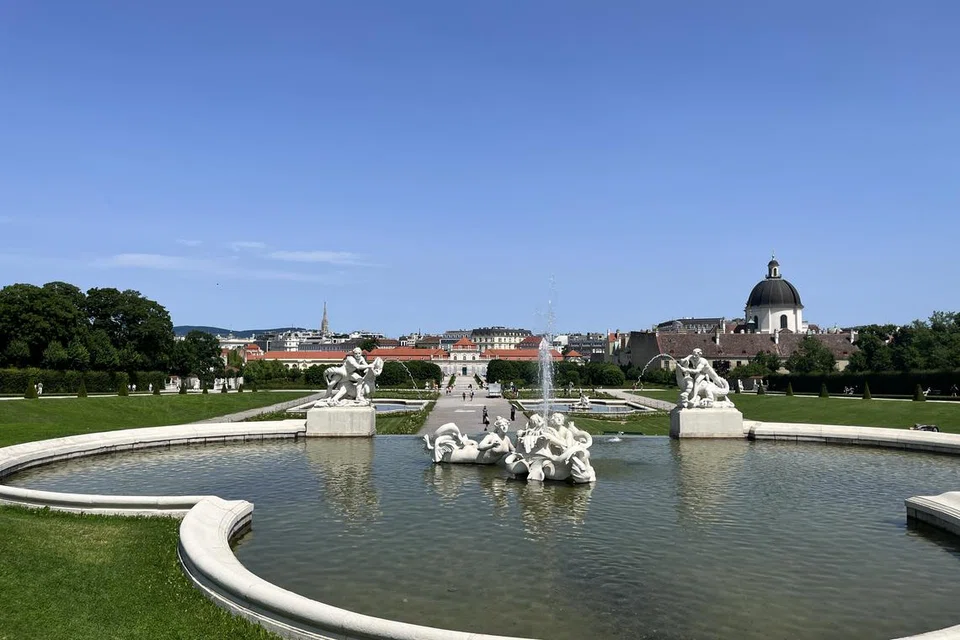 Taman Istana Belvedere, Vienna. 